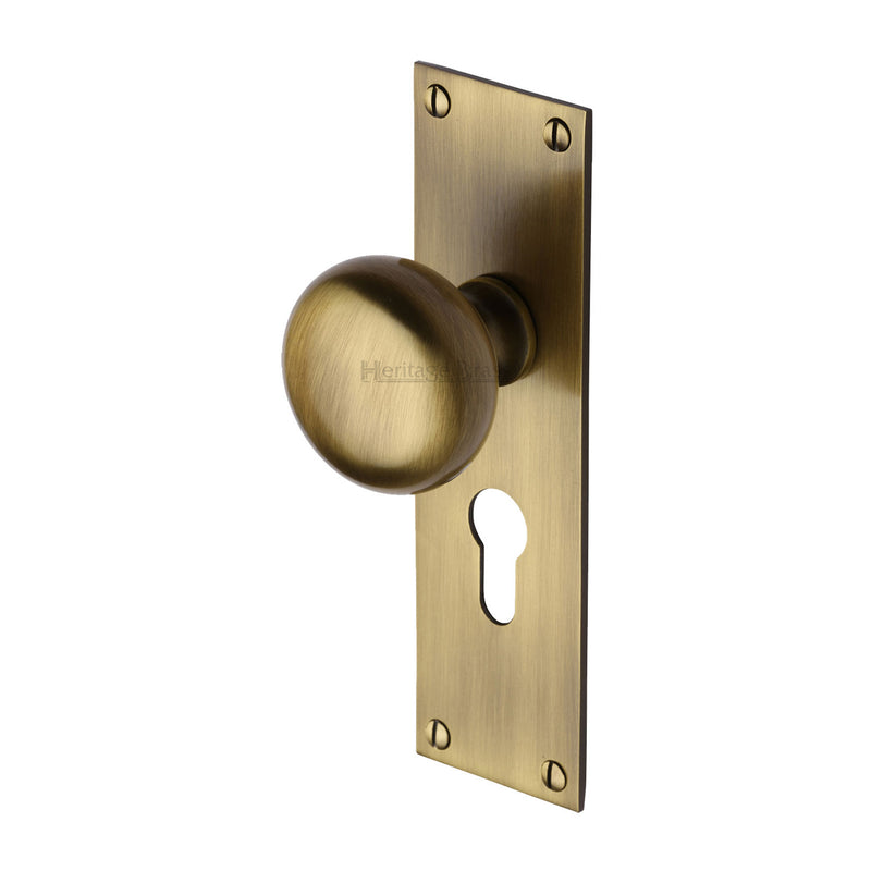 Balmoral Door Knob on Plate