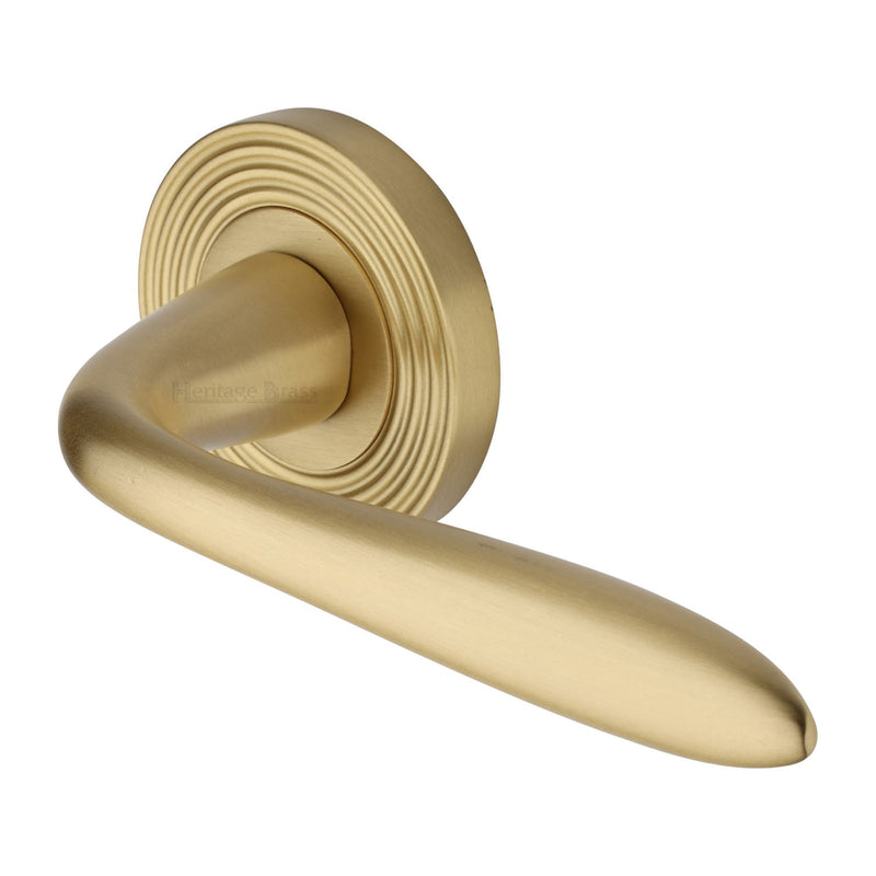 Sutton Reeded Door Handle on Round Rose