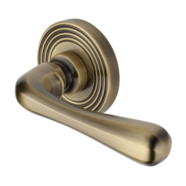 Charlbury Reeded Door Handle on Round Rose