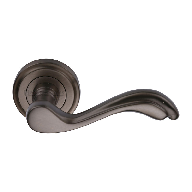 Lisboa Door Handle on Round Rose