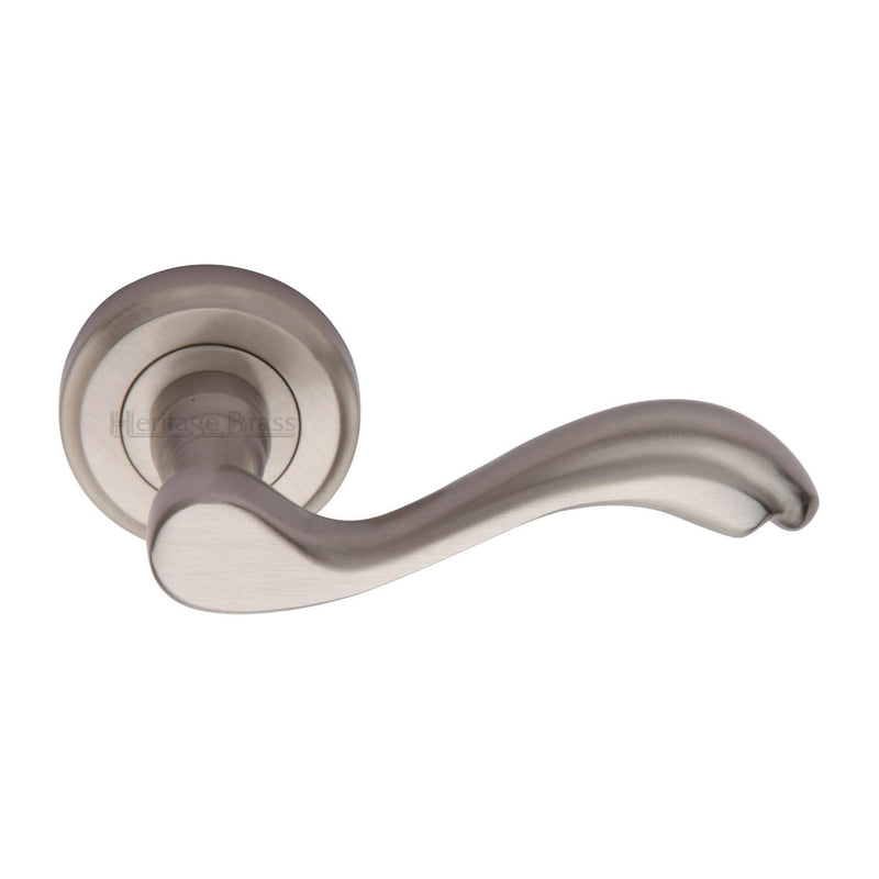 Lisboa Door Handle on Round Rose