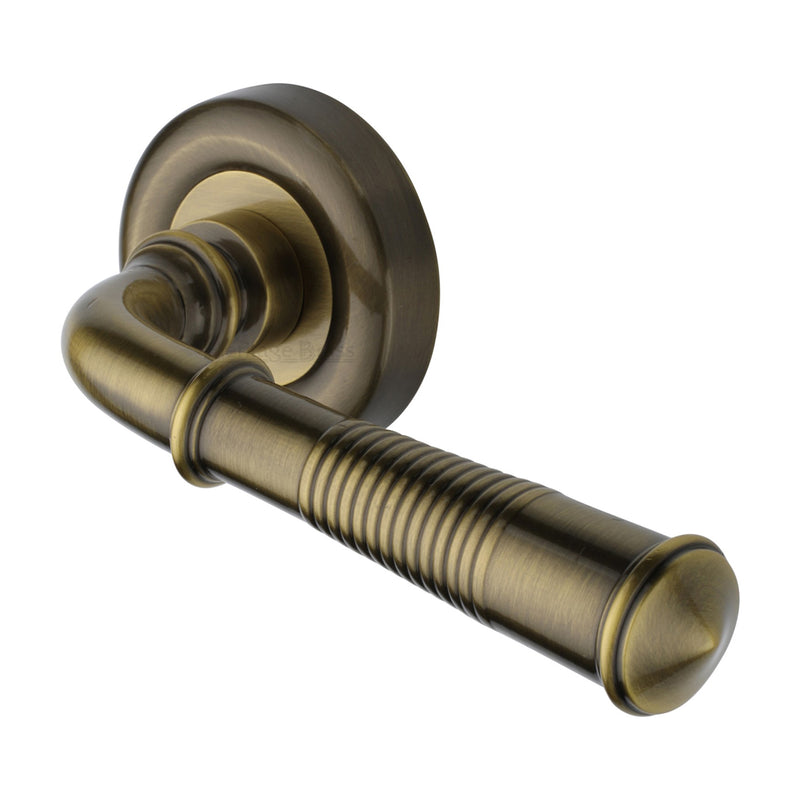 Colonial Reeded Door Handle on Round Rose