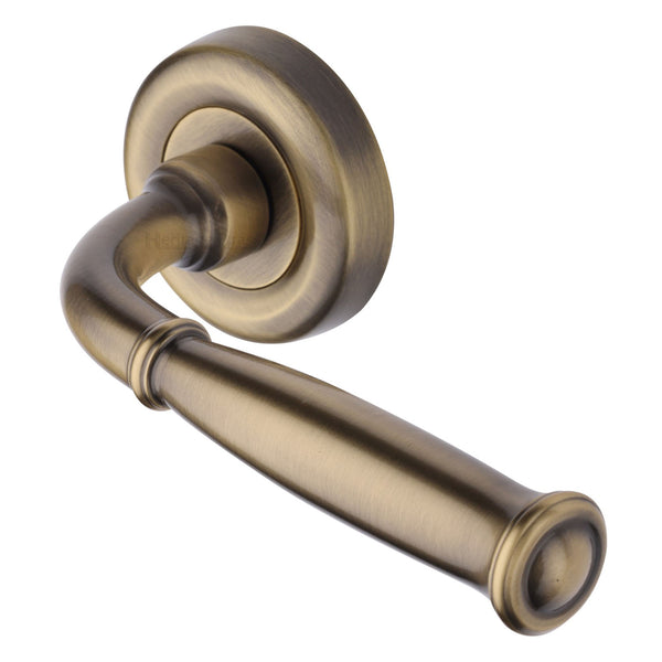 Lincoln Door Handle on Round Rose