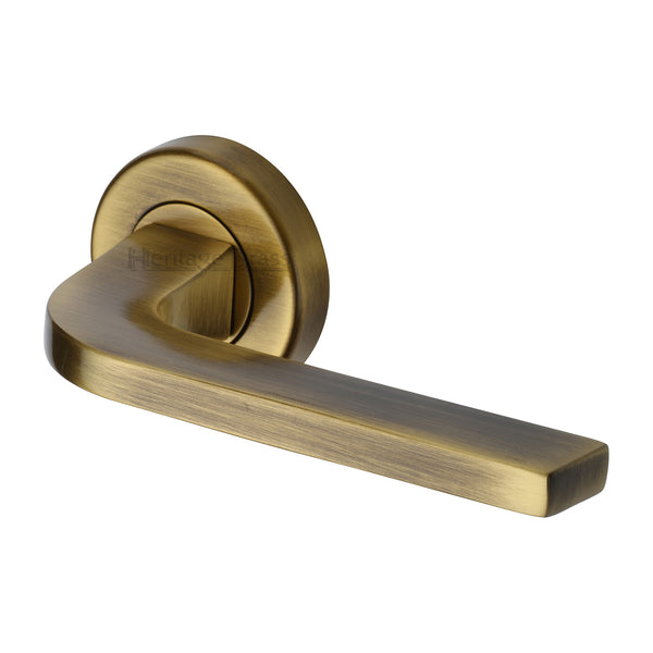 Bellagio Door Handle on Round Rose