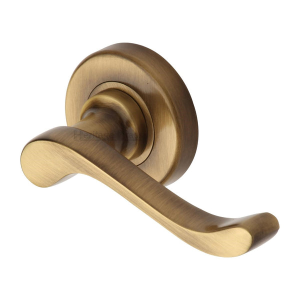 Bedford Door Handle on Round Rose